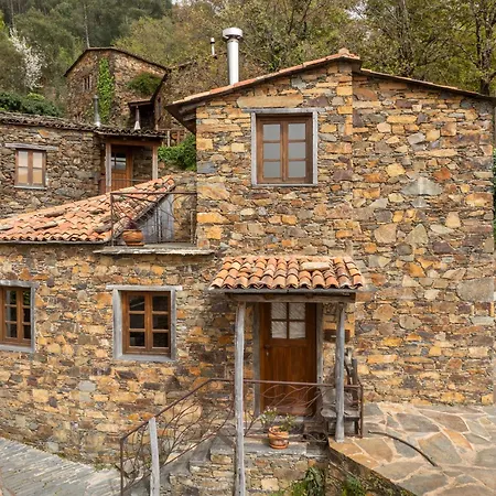 Country house Cerdeira - Home For Creativity