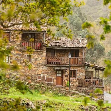 Country house Cerdeira - Home For Creativity *