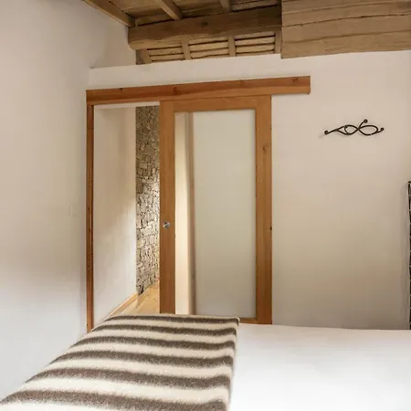 Cerdeira - Home For Creativity Country house