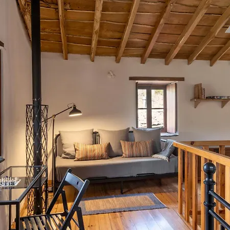 Country house Cerdeira - Home For Creativity Lousa (Coimbra)
