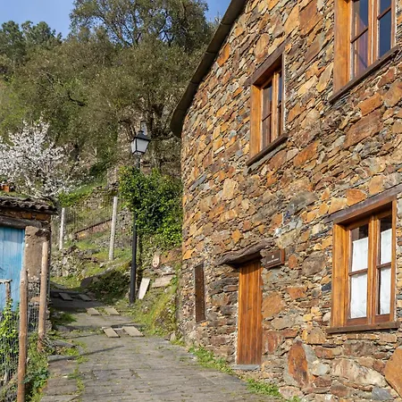 Casa rural Cerdeira - For Creativity