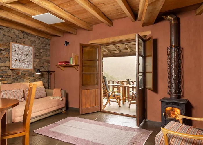 Cerdeira - For Creativity منزل ريفي Lousã